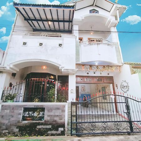 Glory Homestay Джокьякарта Экстерьер фото