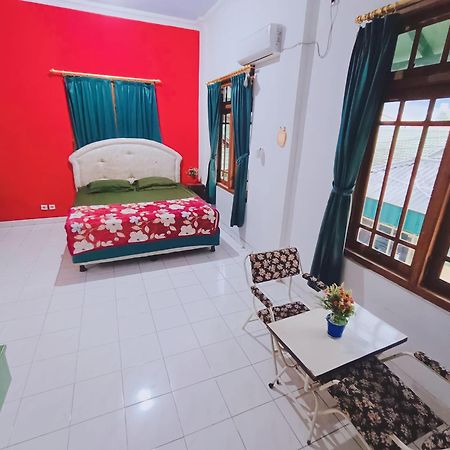 Glory Homestay Джокьякарта Экстерьер фото