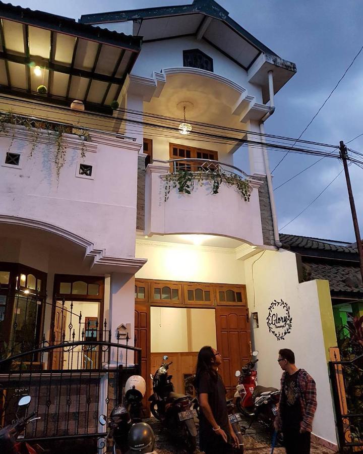 Glory Homestay Джокьякарта Экстерьер фото