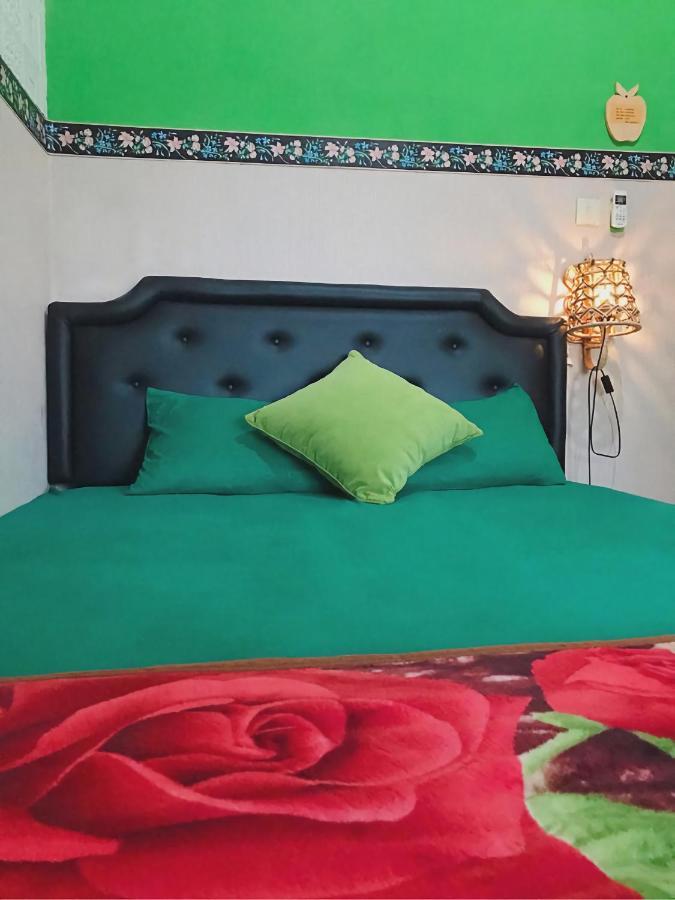Glory Homestay Джокьякарта Экстерьер фото