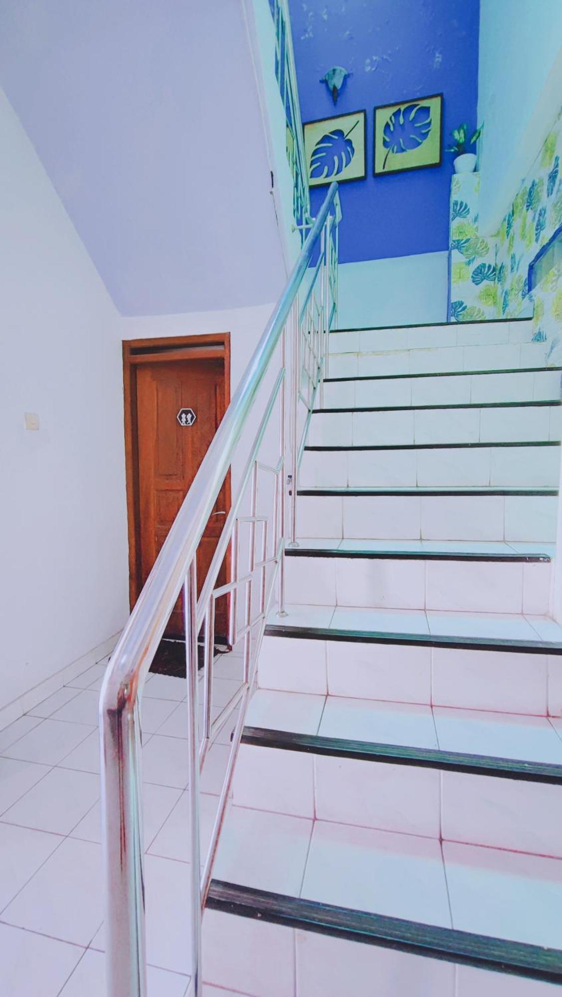 Glory Homestay Джокьякарта Экстерьер фото