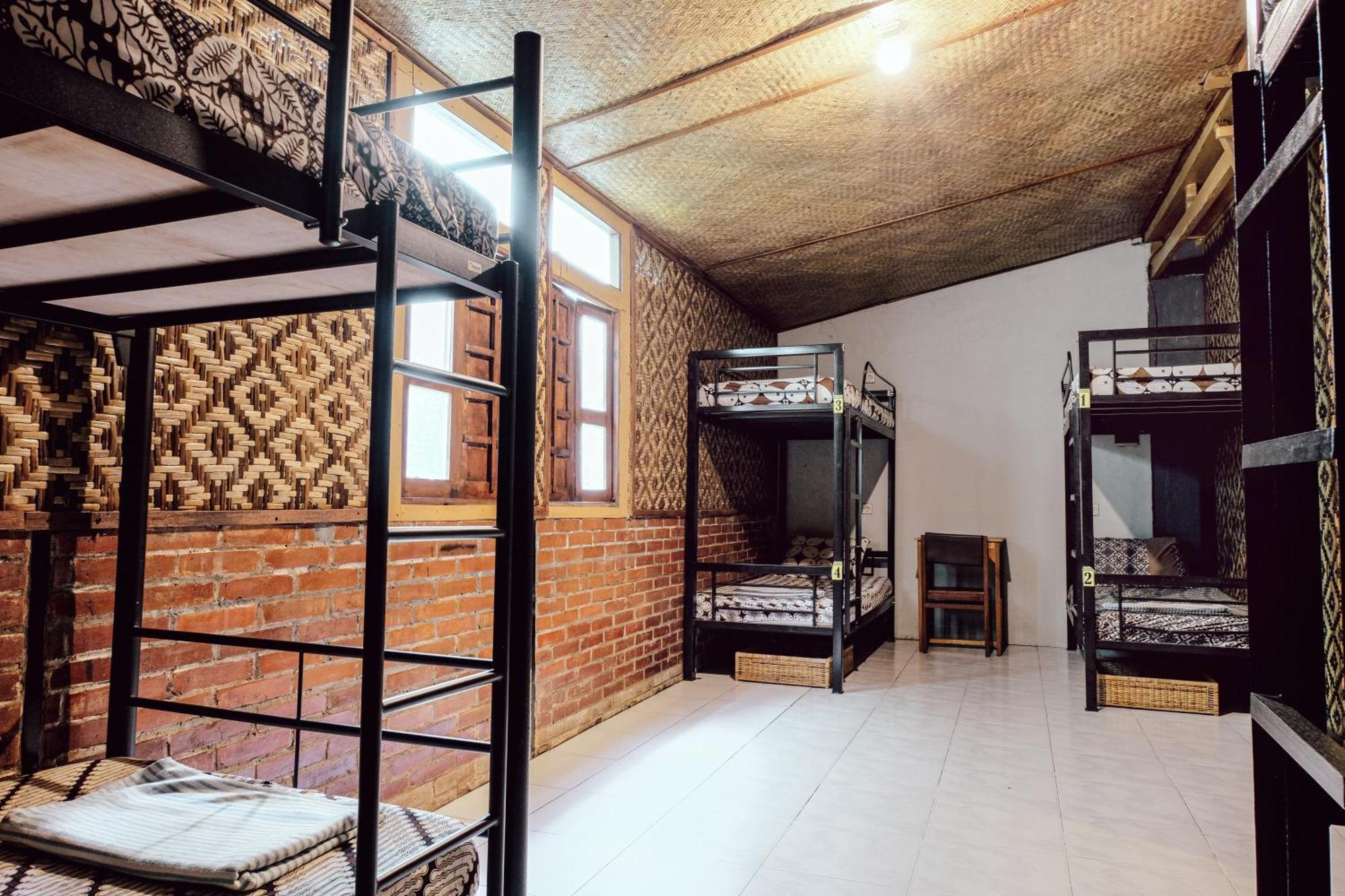 Glory Homestay Джокьякарта Экстерьер фото