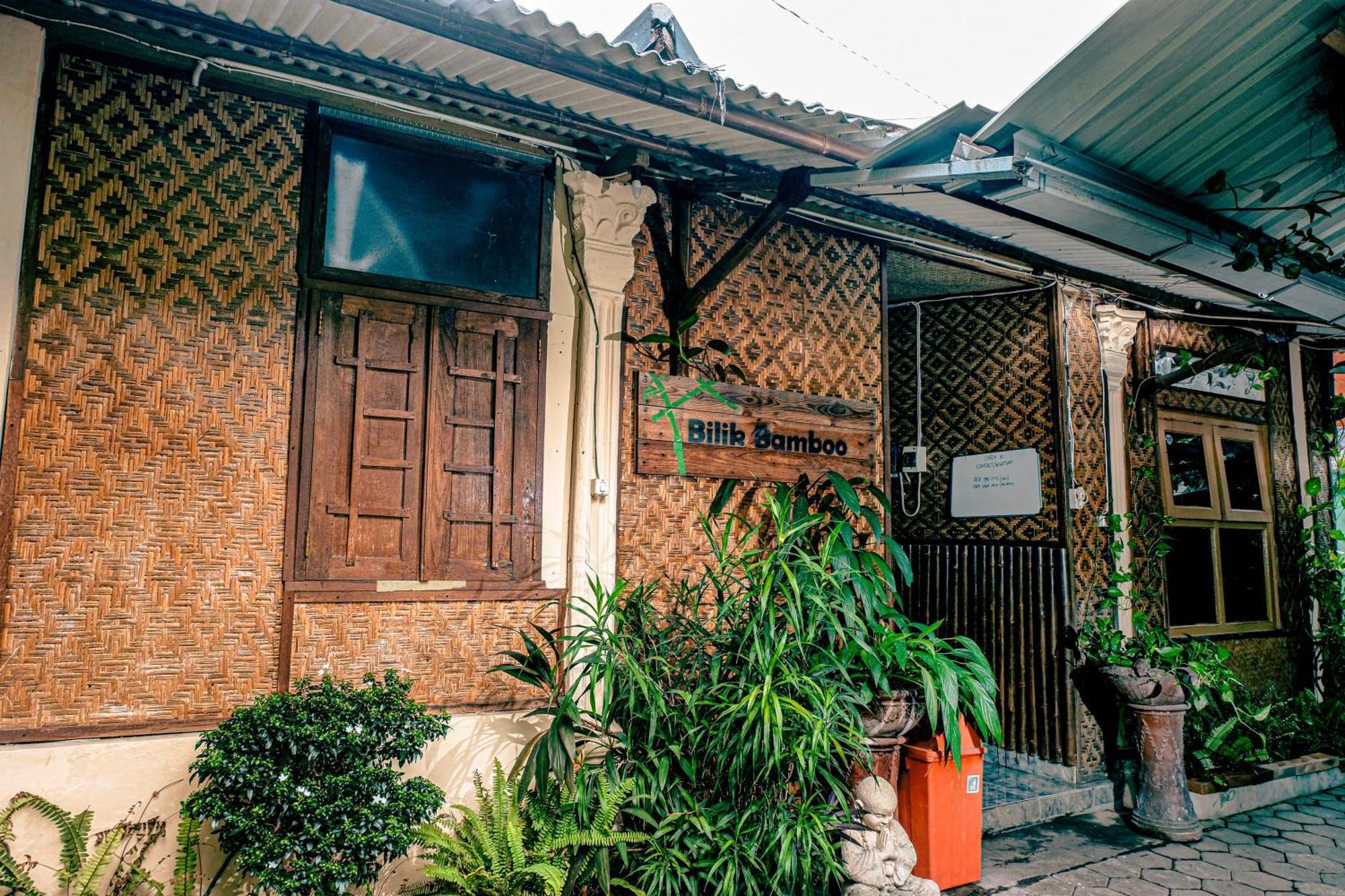 Glory Homestay Джокьякарта Экстерьер фото