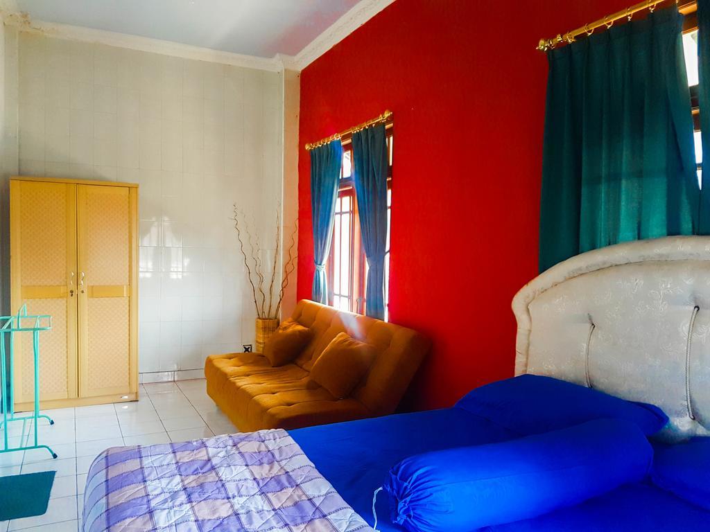 Glory Homestay Джокьякарта Экстерьер фото