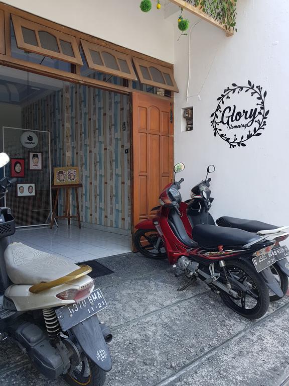 Glory Homestay Джокьякарта Экстерьер фото