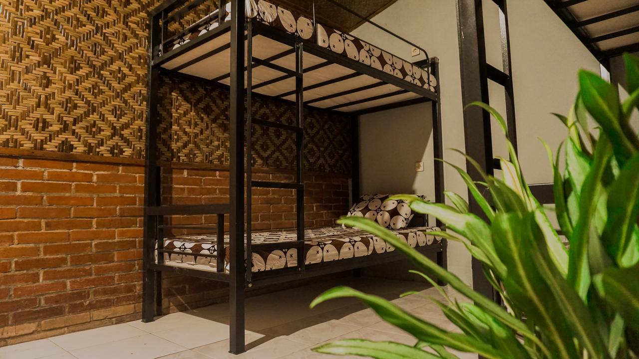 Glory Homestay Джокьякарта Экстерьер фото